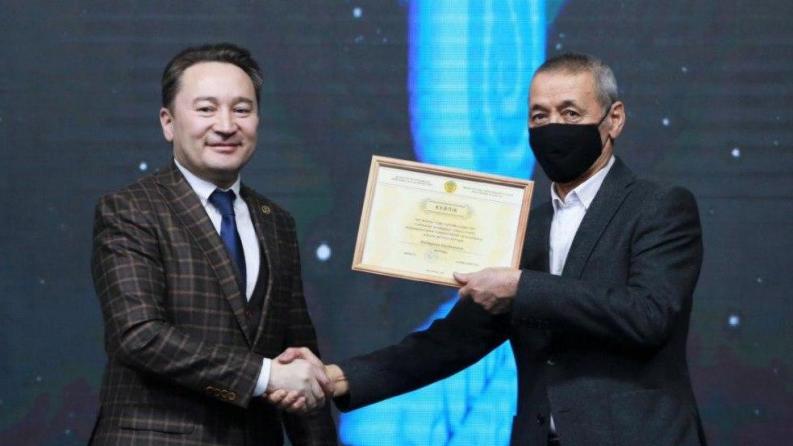 Ученые Satbayev University удостоены наград «Лучший научный работник-2021»