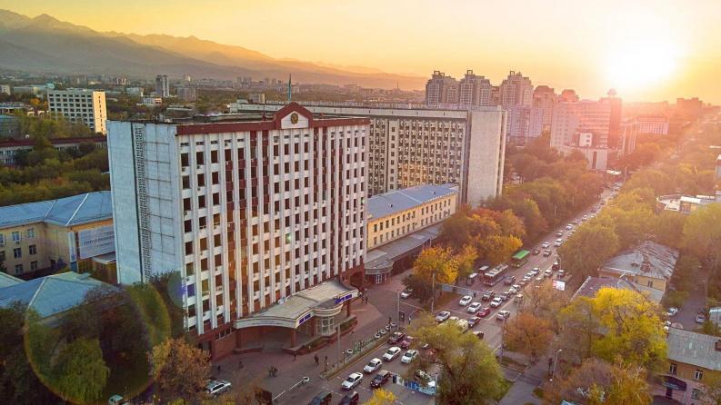 Сіздерді «Оқу процесіне цифрлық технологияларды әзірлеу және енгізу» тақырыпты вебинарға шақырамыз