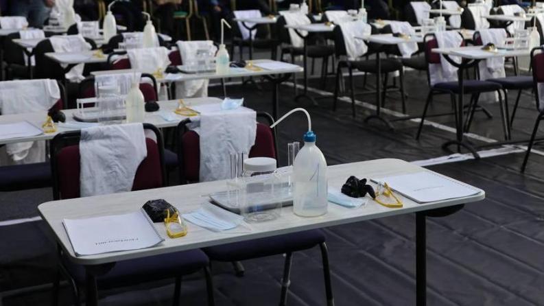 We invite you to support hackathon participants at the ChemTech Hackathon by SU