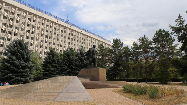 Сәтбаев университетінде өткен «Аялы алақан» атты республикалық дебат турнирі өз мәресіне жетті