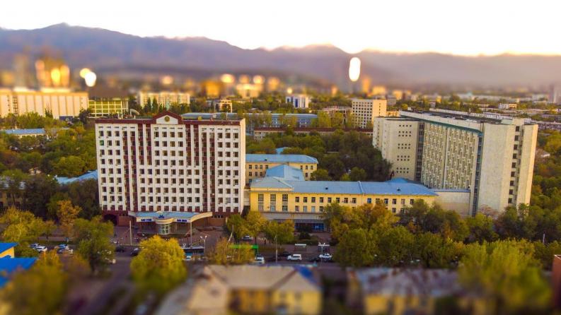 Шет тілдері кафедрасы көктемгі семестрді әдістемелік семинарлар сериясымен бастады