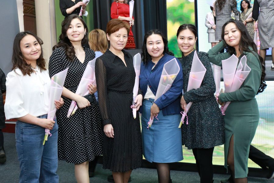 В Satbayev University состоялся концерт, посвященный 8 марта