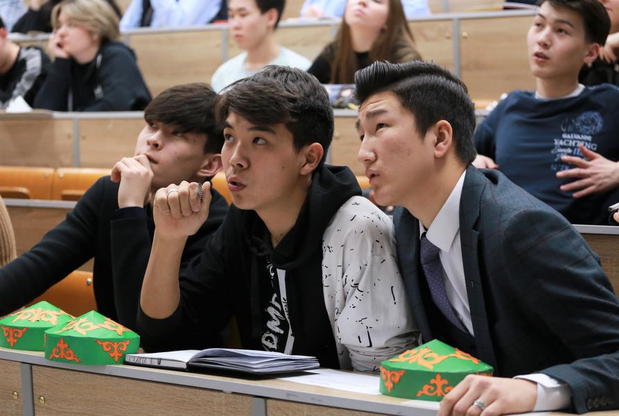 В Satbayev University прошла олимпиада по казахскому языку, посвященная 150-летию Ахмету Байтурсынову