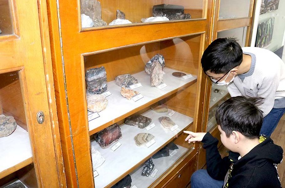 Satbayev University приглашает школьников Алматы на городскую открытую геологическую олимпиаду