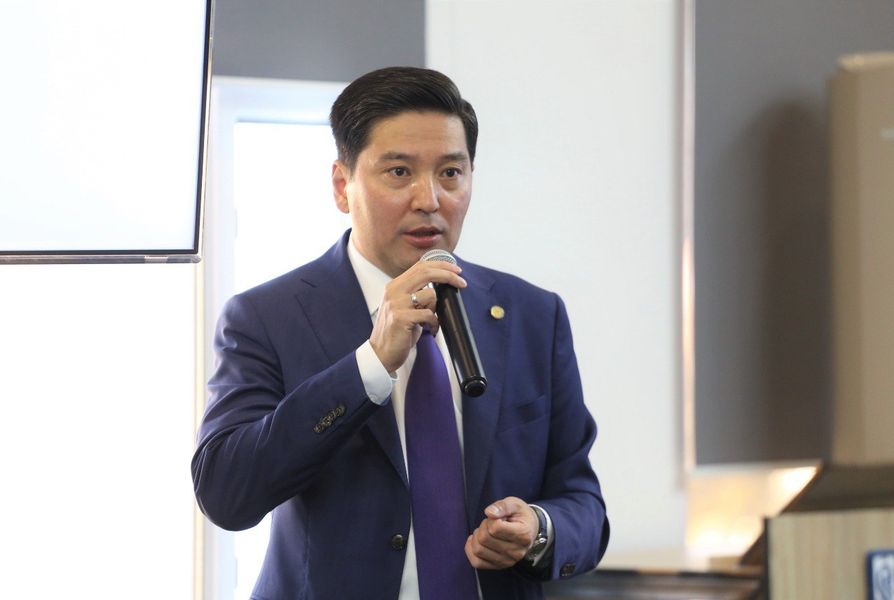 Студенты Satbayev University встретились с выпускниками программы «Болашак»