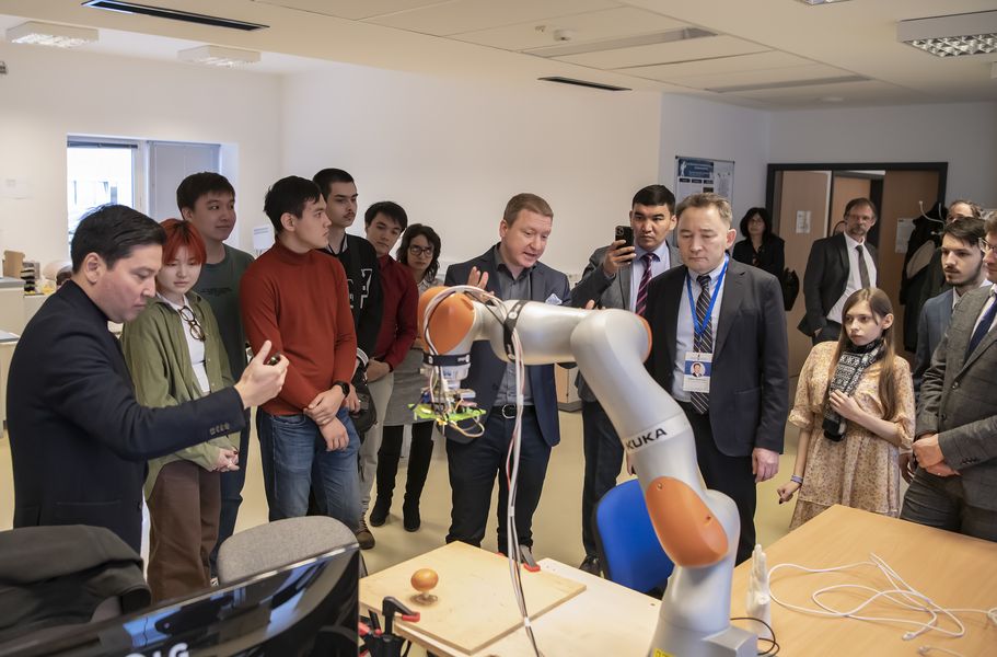 Представители Satbayev University приняли участие в 8-м заседании казахстанско-венгерской межправительственной Комиссии по экономическому сотрудничеству