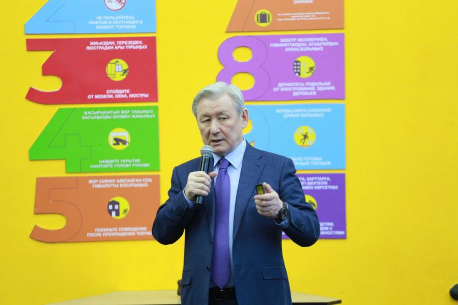 Жақсыбек Күлекеев Сәтбаев университетіне келді 