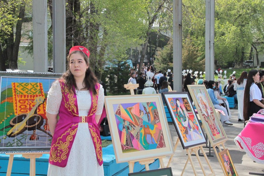 Satbayev University празднует наступление весны