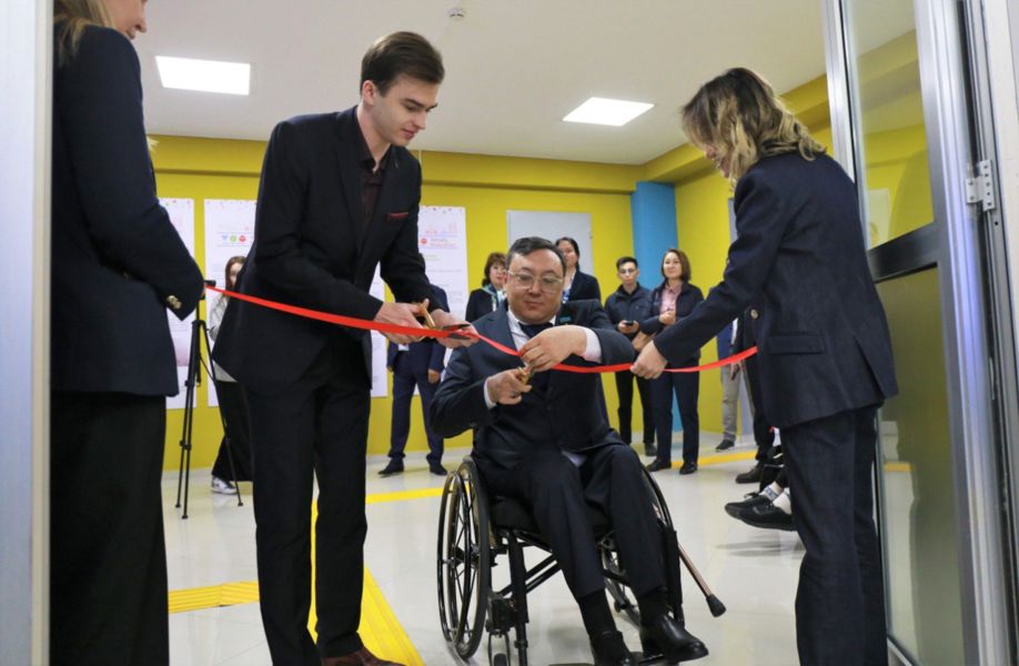 Жұмыла көтерген жүк жеңіл: Сәтбаев Университеті қолжетімді орта қалыптастыру жөніндегі бағдарламаны іске асыруда