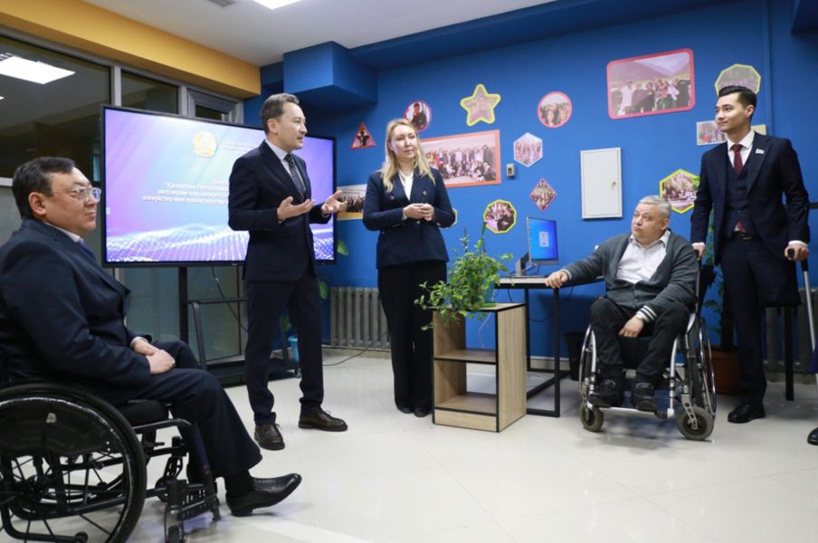 Жұмыла көтерген жүк жеңіл: Сәтбаев Университеті қолжетімді орта қалыптастыру жөніндегі бағдарламаны іске асыруда
