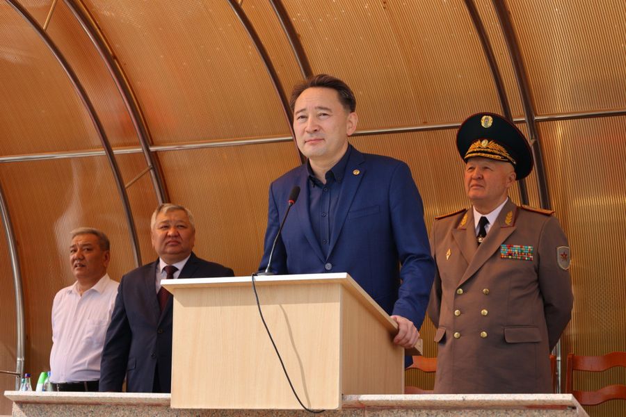 SСәтбаев Университеті «Арыстан» лицейіне оқу үшін екі дрон сыйға тартты