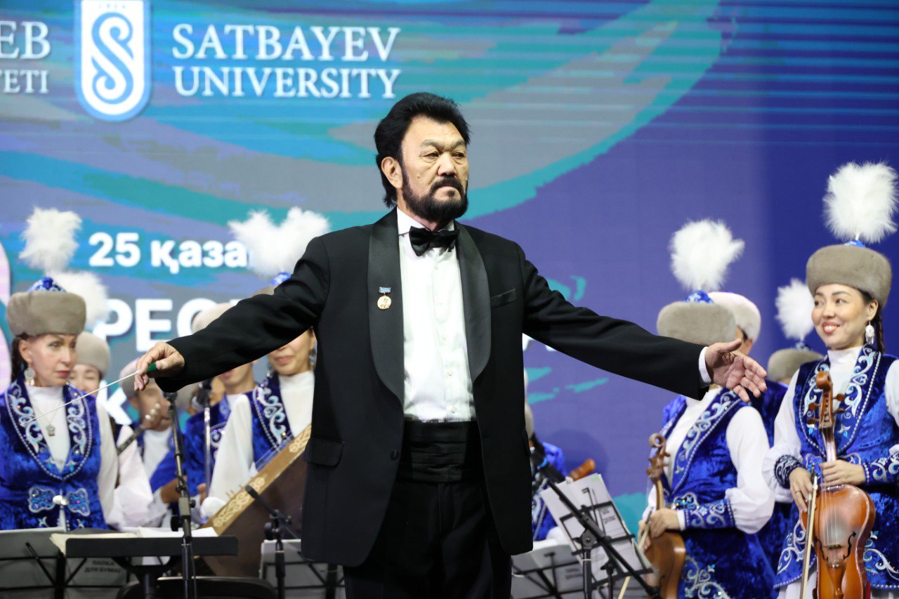 Өнер ғажайыптары: Сәтбаев Университетінде Республика күніне орай мерекелік концерт өтті