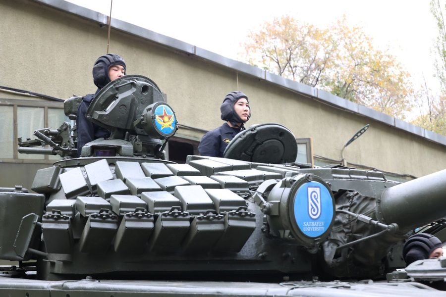 В Институте военного дела прошел День открытых дверей