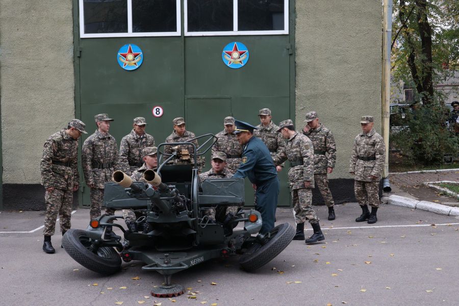 В Институте военного дела прошел День открытых дверей